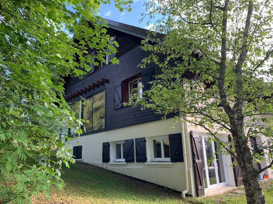 Au Coeur Du Village De Premanon Exterior photo